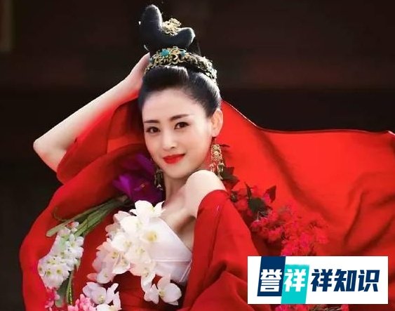 张天爱罕见回应背后有金主，凡事都有两面性，思路确实清奇