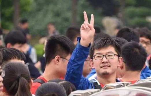 山东最牛状元王端鹏，高考749分差1分满分，如今怎样了？