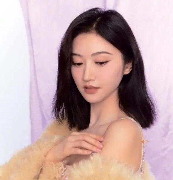 不堪入目!全网求看景甜3条隐私视频,爆料记者向景甜道歉