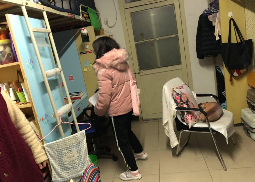 深圳一工业园的女寝频遭男生查房,你觉得这个安排合适吗?