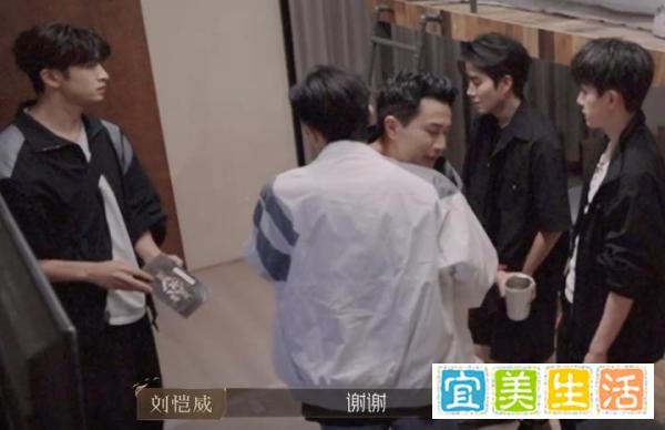 48岁刘恺威被“披哥2”淘汰，片约却已经找上门，成为低调的赢家