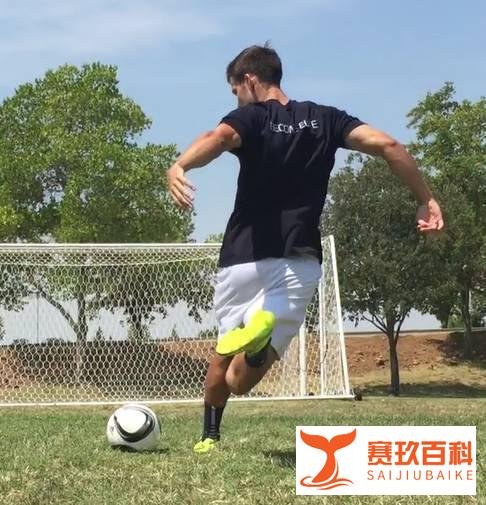 【涨球技】酷炫足球技巧-RABONA(十字弓)教学