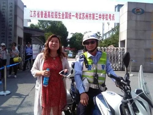准考证进考场了考生还没进考场,这届考生有多粗心?
