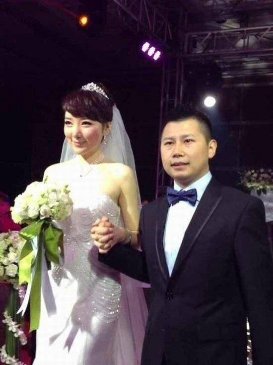 背叛郭德纲,婚内出轨的何云伟现在过得怎么样了?