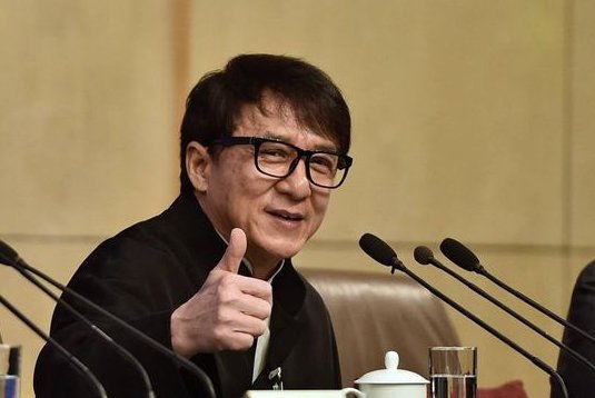 成龙建议在乡村建设公益电影院，在乡村建设公益电影院需要投入些什么？