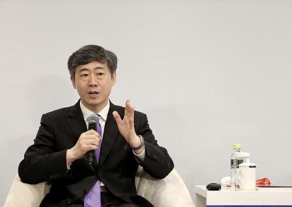 经济学家李稻葵：抗疫为百姓平均延长了10天寿命 建议把人隔离起来生产从而保经济