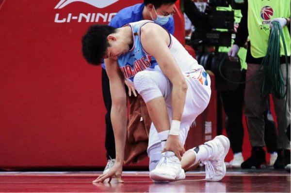 周琦为什么会被火箭裁掉？