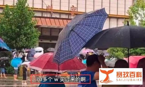 老板娘遛狗事件发酵,各地网红涌向徽州宴,老板急了,开始骂了!