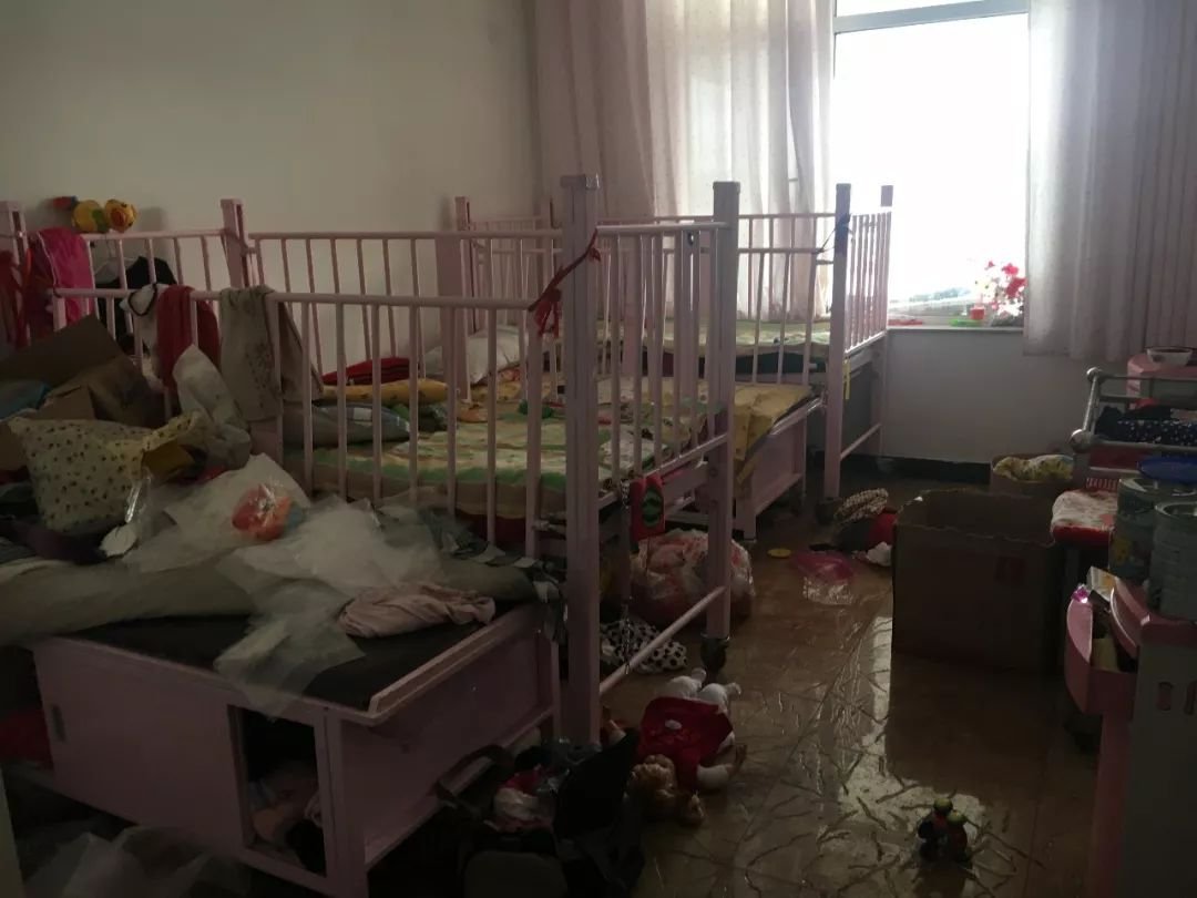 爱心妈妈被拘疑养干儿子做什么事?