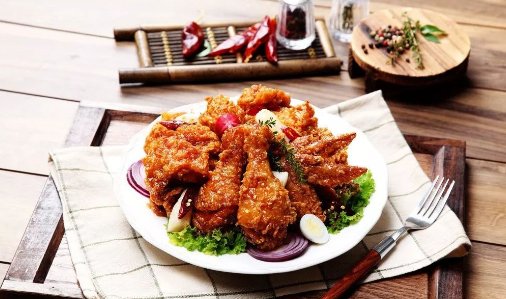 韩国一只炸鸡108元,物价为何这么高?