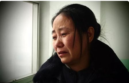 爱心妈妈被拘疑养干儿子做什么事？