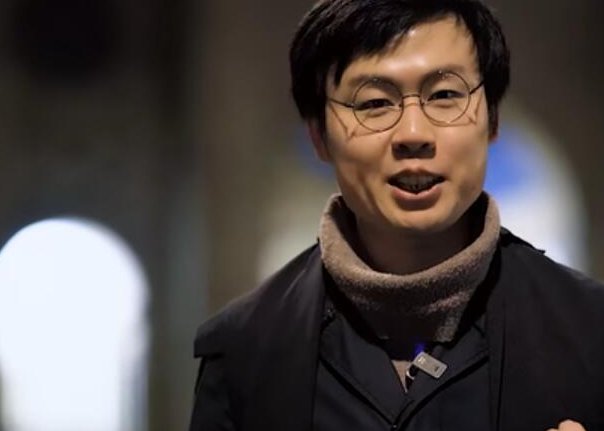 潘周聃回应走红，当时表情僵硬是“有苦难言”，究竟有何隐情？