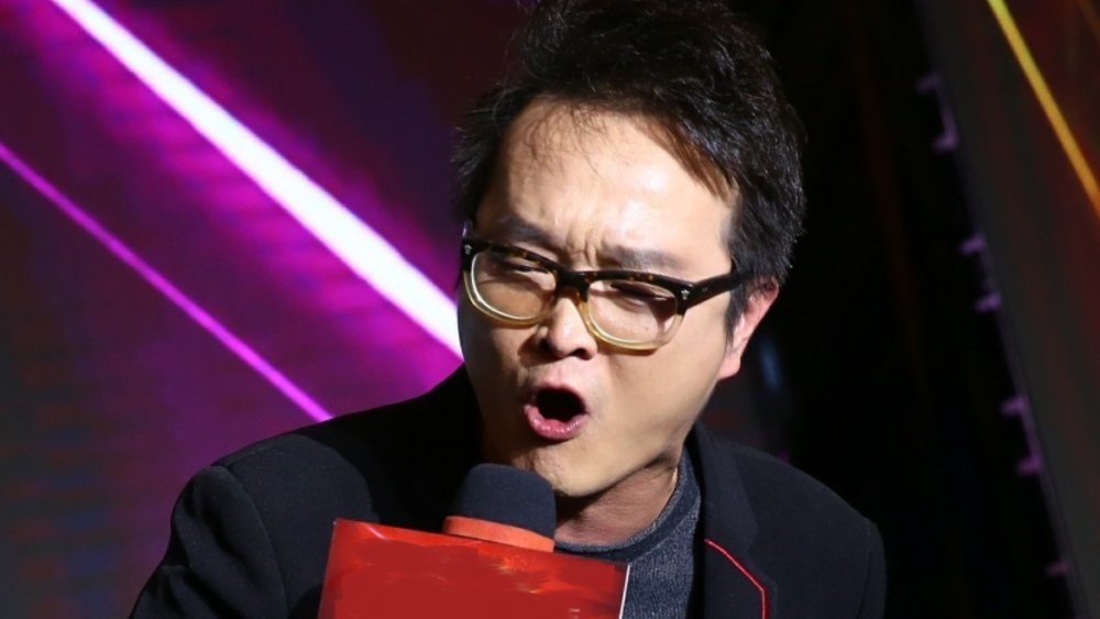 歌手海峰跳楼离世,舍下年幼的两个儿子和娇妻为哪般?
