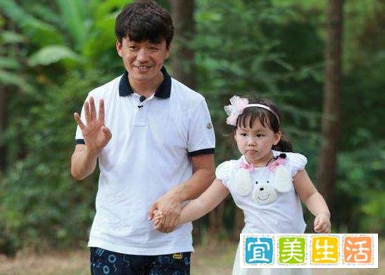 马蓉豪车内藏神秘礼物为女儿庆生,王子珊手舞足蹈难掩激动心情