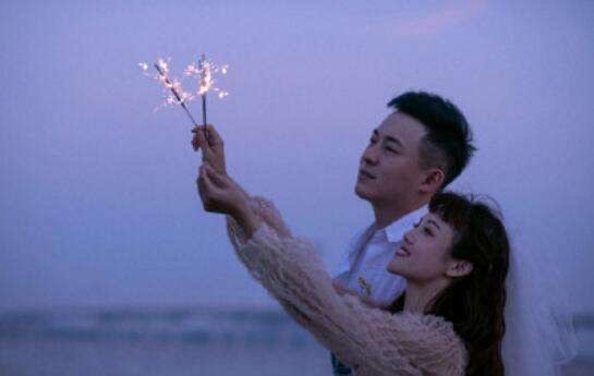 网红张子凡和丁钰琼结婚，从同学时期恋爱到结婚到底有多难？