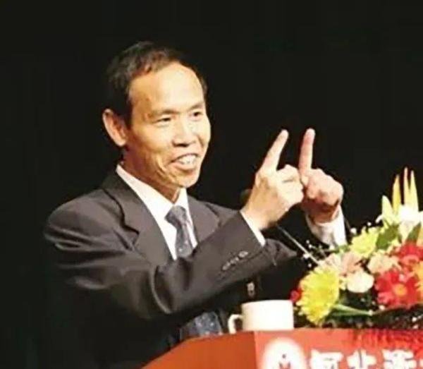 从“甩手”校长到“放手”局长,魏书生的教育传奇