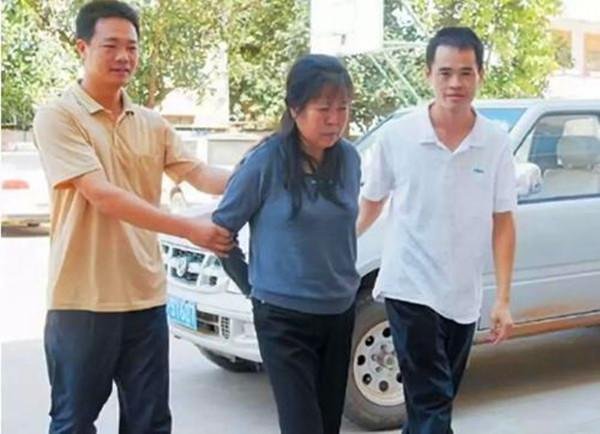 陈莲香入狱记:表面老实的人贩子,为了逃跑把孩子扔河里,后来怎样?