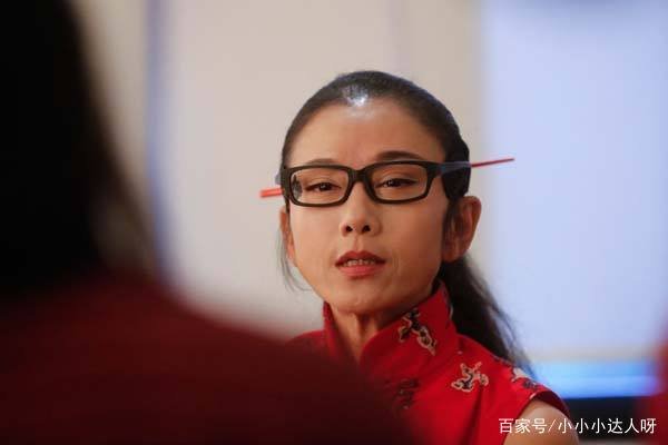 杨丽萍这么多年都没摘帽子,大家以为是装饰实则并不是,真相究竟是什么?