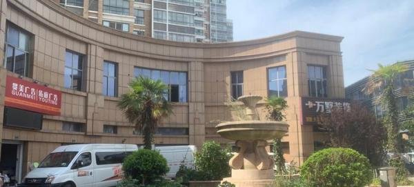花桥国际华城小区,稀烂。