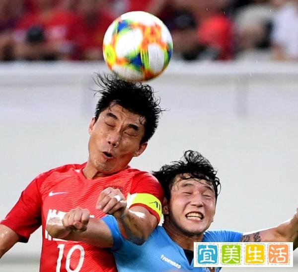 致敬队长：郑智正式退役，最后一场国家队比赛泪洒赛场令人动容