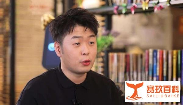 还记得杜海涛九年前的下跪事件吗？如今的当事人却依然逍遥自在