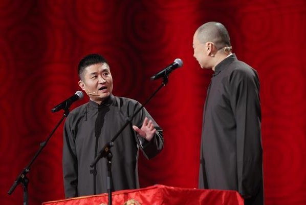 相声演员郑好被聘为大学教授，他和郭德纲是什么关系？