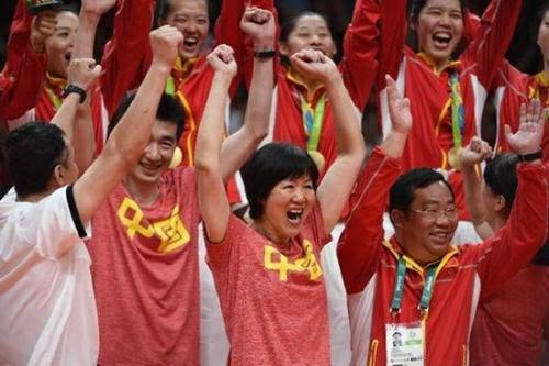 如何看待巩俐三页纸台词一条过这件事?