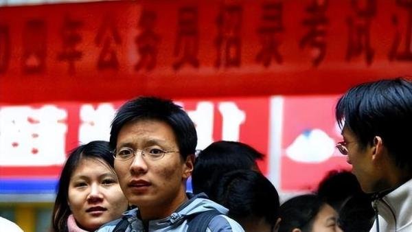 95后女生从设计院离职当保安，保安也这么吃香吗？网友：人间清醒