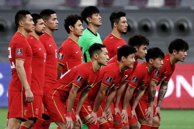 国足最新12强赛出线概率仅有0.08%,为何这么低?