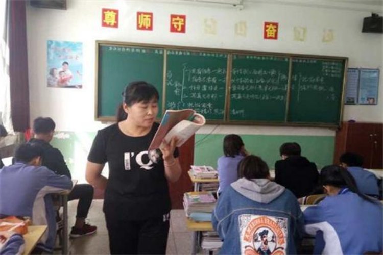 流畅的反义词