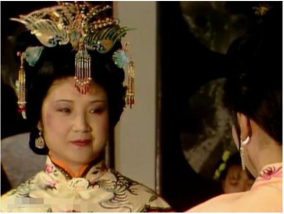 87版红楼梦中南安太妃是什么来头，居然让贾母站在其身边