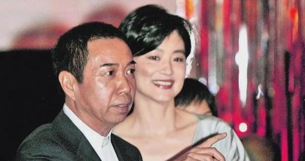 林青霞回应婚变传闻 称老公邢李?是她心中的巨人