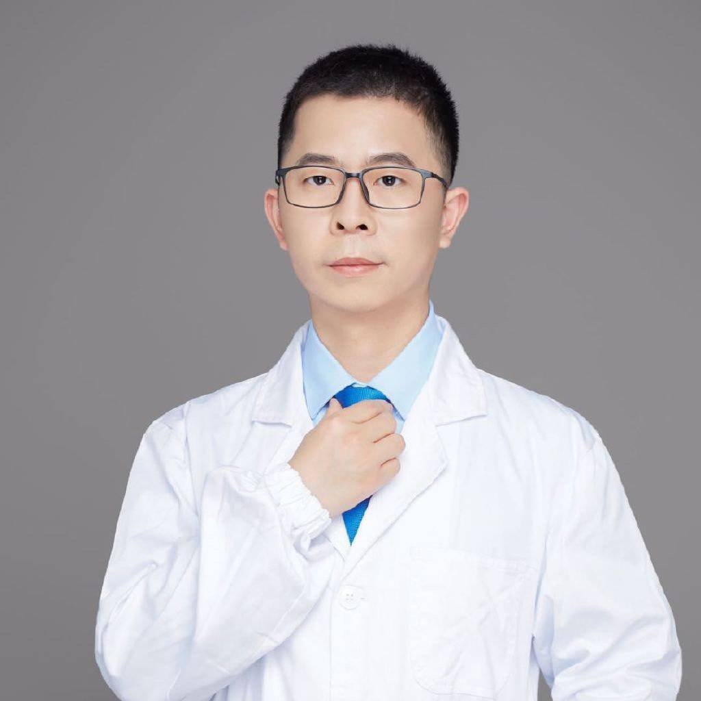 皮肤科医生林小清被停职调查，他都做了什么事?