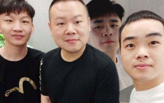 助理冲冲给岳云鹏送了一份礼物,他当时有何反应?