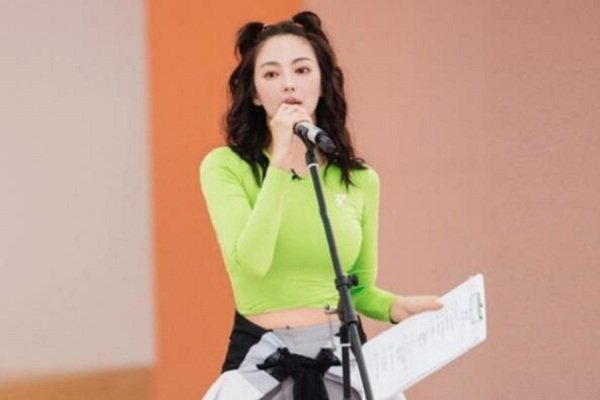 伊能静发文小作文,为什么说张雨绮是能保护女人的女人?