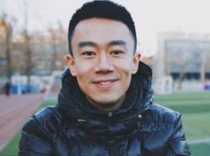 李雪健助阵亲儿子电影首映,因病说话含糊不清,他儿子是谁?