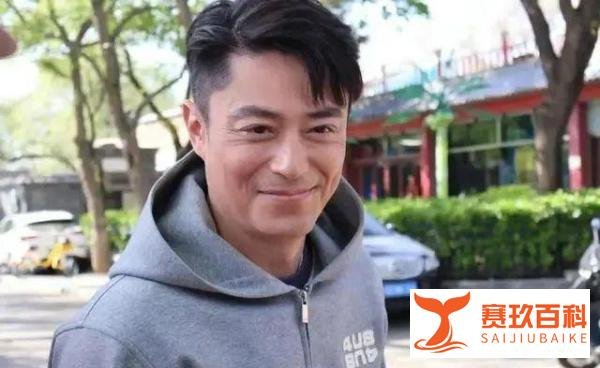 老了也比糊了强!霍建华一脸大褶子,与27岁张雪迎同框宛如父女