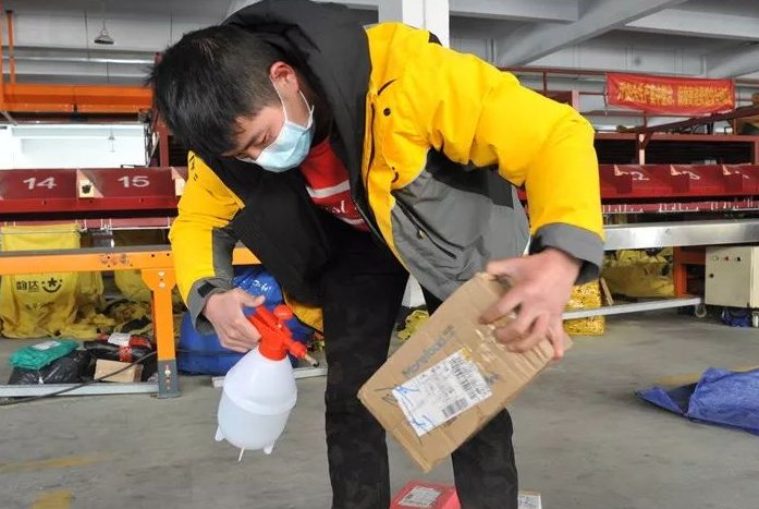 多人收快递后需隔离,在疫情情况下收快递该注意些什么?