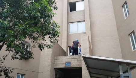 2岁女童26楼坠亡,事情的经过是怎样的?