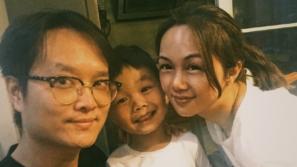歌手海峰跳楼离世,舍下年幼的两个儿子和娇妻为哪般?