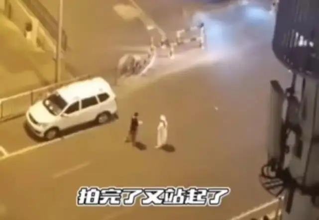 贵州一静默管理区内有人下跪摆拍?警方:已立案调查,后续情况如何?