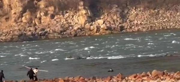 又一个惨痛的教训！三门峡下游河道突然涨水，多人被冲走生死不明