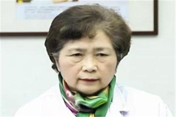 高校医学生追星李兰娟，她究竟有何魅力呢？