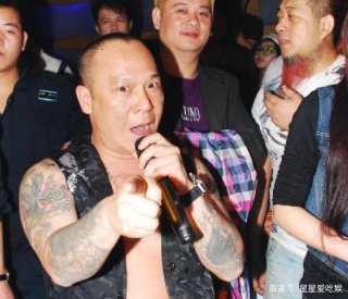 古惑仔b哥被保镖暗算，原因竟是不同意和富婆喝酒，究竟是怎么回事？