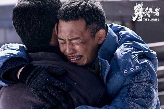 如何看待假腹肌在好莱坞盛行,在国内却被抵制一事?
