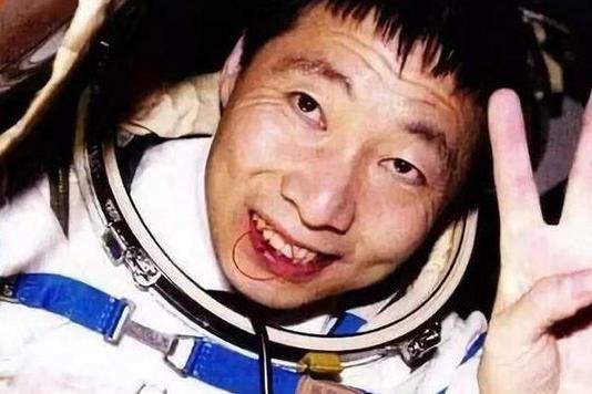 杨利伟当年在太空中，听到了不可能听到的声音，真相是什么？