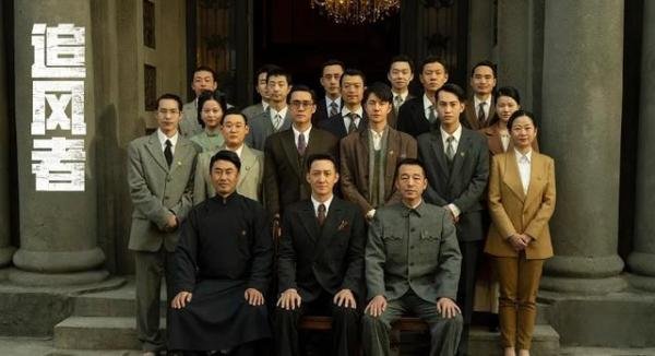 央媒发文夸《追风者》，王一博李沁受益，摘掉不会演戏的头衔