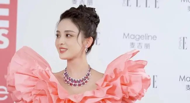 ELLE红毯被迫换场,究竟是什么原因导致的?