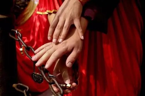 写诗农妇韩仕梅准备离婚，她为什么会离婚？