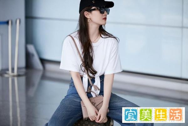 刘亦菲露腰照引热议,全身穿搭近100万,够买三四线一套房?